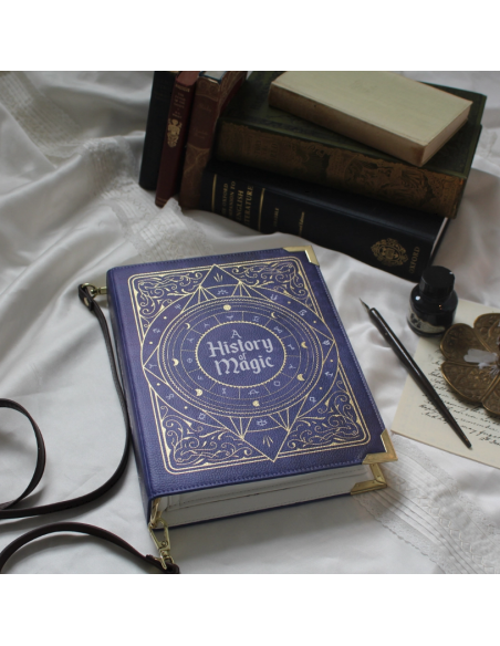 Bolso libro de cuero vegano "A History of Magic"