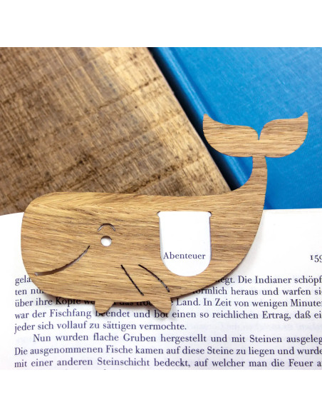 Marcapáginas de madera "Ballena"